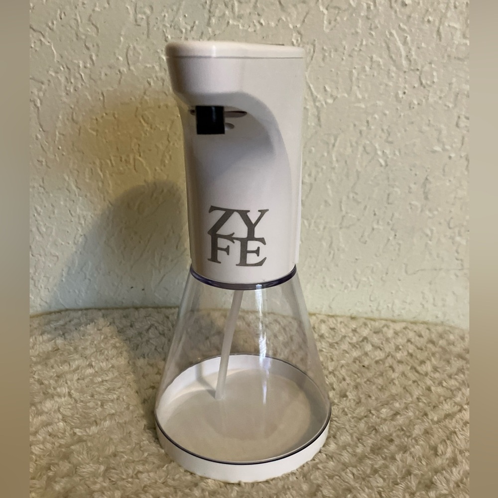 Automatic Soap Dispenser 16oz For Kitchen Bathroom 4 AA Batteries Not Included